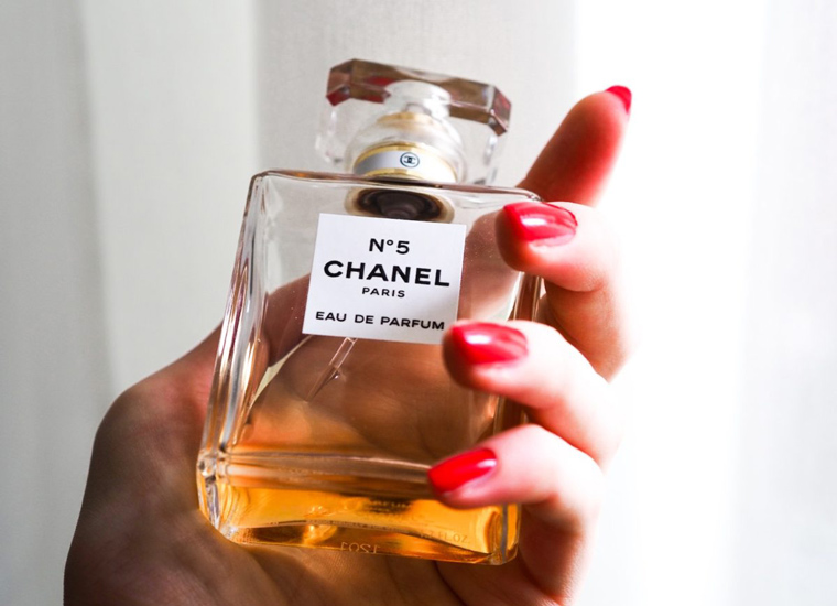 معروف‌ترین عطرهای زنانه جهان