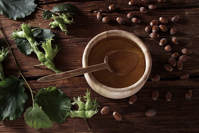 روغن فندق برای تقویت مژه و ابرو